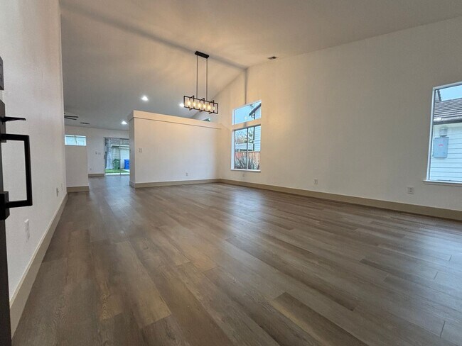 Gorgeous Remodeled Single Story in Brentwood photo 3