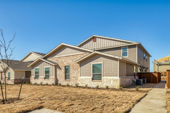 715 Harvest Moon Drive, Venus, TX 76084 photo 2