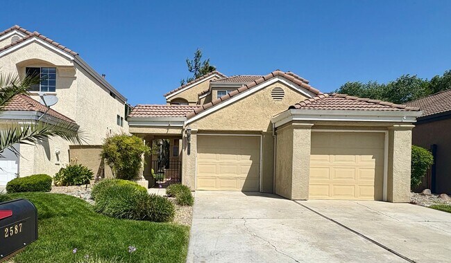 Gorgeous 3 Bedroom, 3 Bathroom Discovery Bay Country Club Home