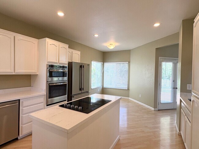 Gorgeous 3 Bedroom, 3 Bathroom Discovery Bay Country Club Home photo 4