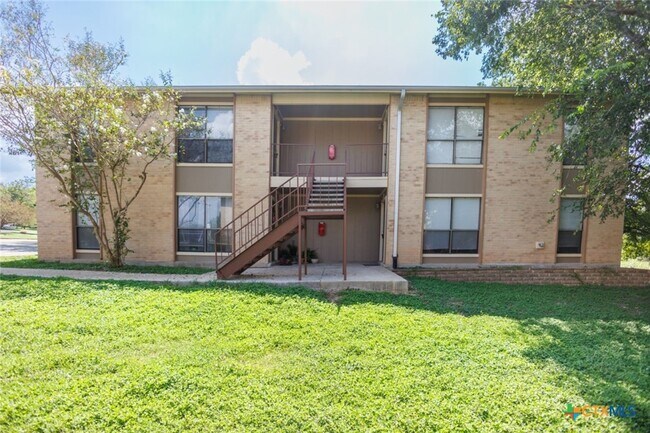 229 Craddock Ave San Marcos, TX 78666 photo 2