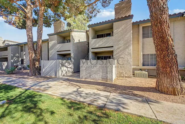 533 W Guadalupe Rd Mesa, AZ 85210 photo 4
