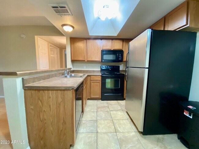 1720 E Thunderbird Rd Phoenix, AZ 85022 photo 2