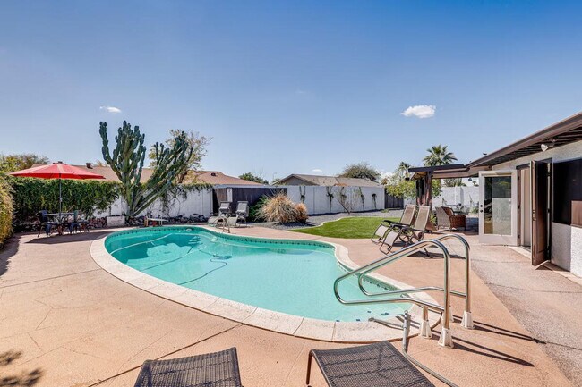 8407 E Angus Dr Scottsdale, AZ 85251 photo 3