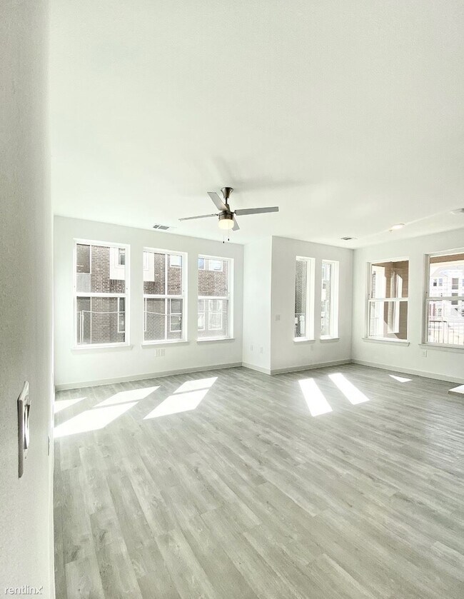 422 Melissa Rd photo 4