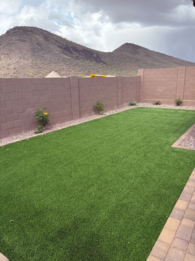 BRAND NEW HOME IN PEORIA photo 2