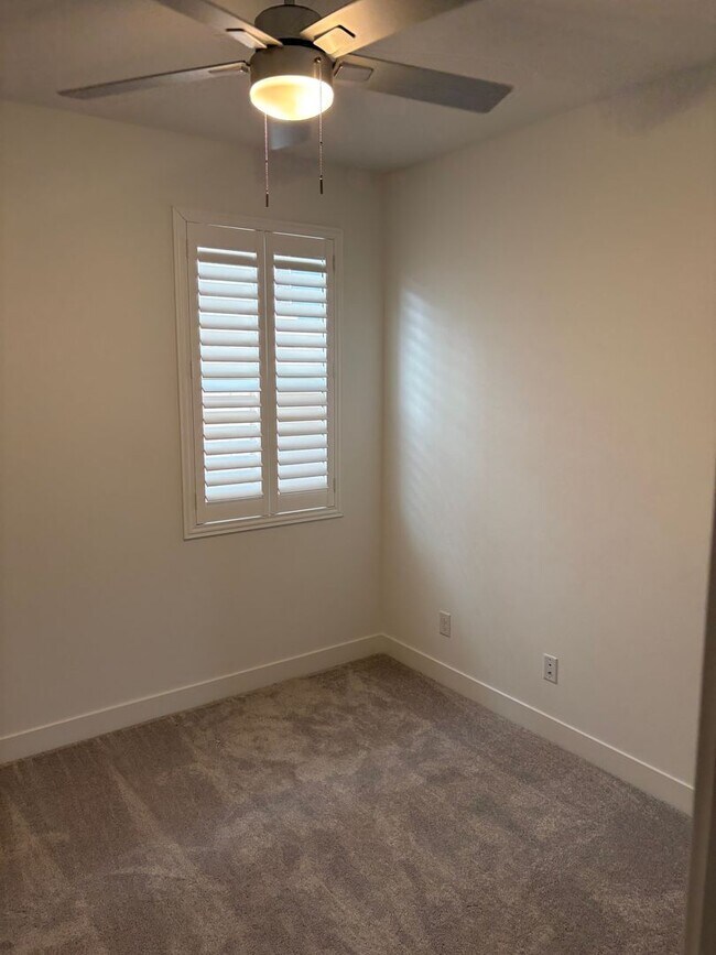 BRAND NEW HOME IN PEORIA photo 5