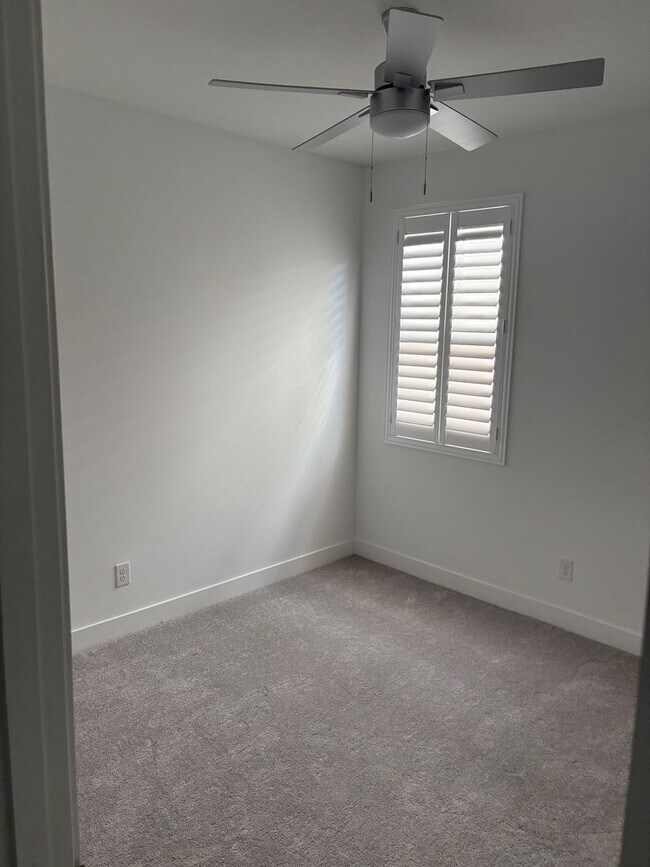 BRAND NEW HOME IN PEORIA photo 4