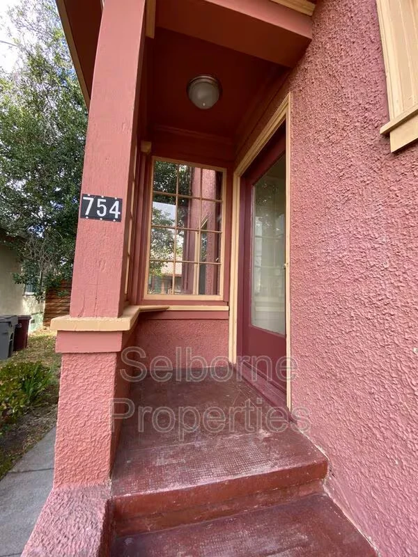 754 55th St Oakland, CA 94609 photo 3