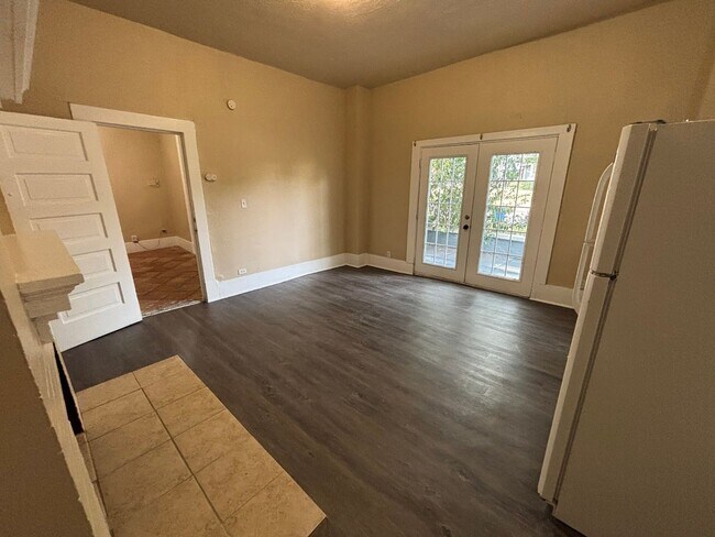 241 Post Ave San Antonio, TX 78215 photo 5
