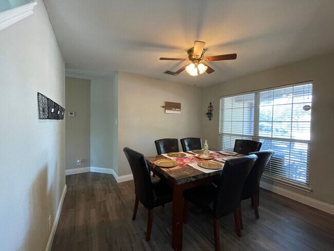 10506 Tiger Way San Antonio, TX 78251 photo 5