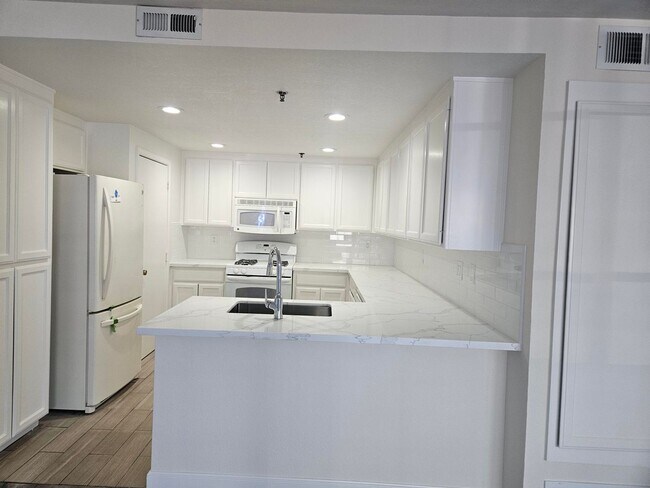 1813 Ipswich Ln Daly City, CA 94014 photo 2
