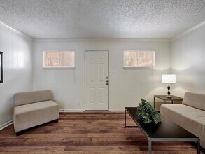 4553 Guadalupe St Austin, TX 78751 photo 4