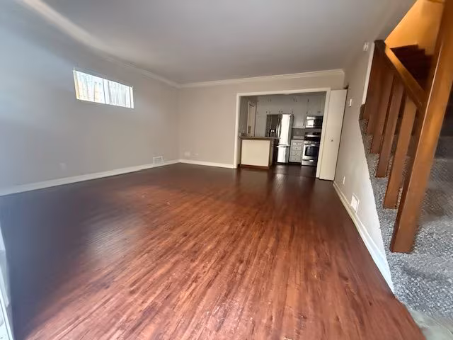706 E Avenue, Middle Unit photo 5