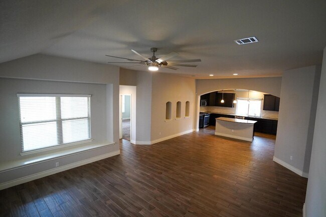421 Sterling Ridge Dr Leander, TX 78641 photo 3