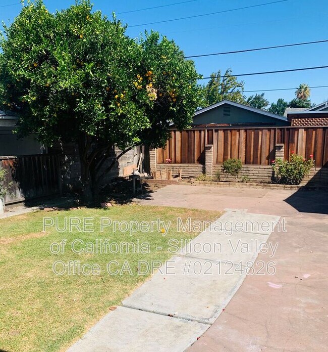 538 Rutland Ave photo 2
