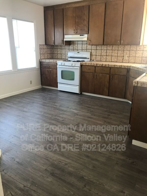 538 Rutland Ave photo 4