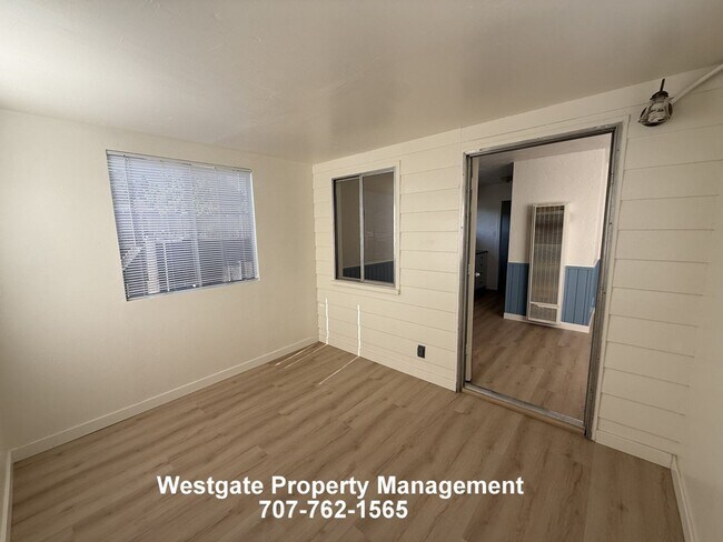 360 E School St Cotati, CA 94931 photo 3