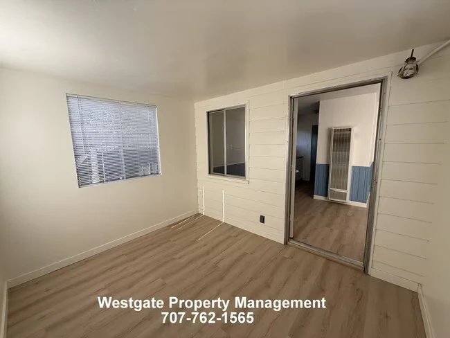 360 E School St Cotati, CA 94931 photo 3