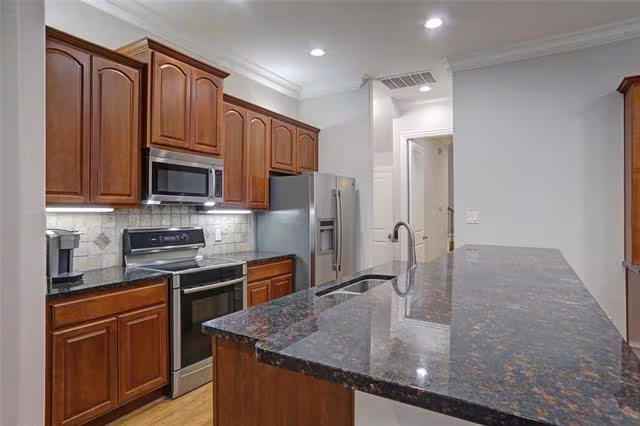 6010 La Vista Drive, Dallas, TX 75206 photo 5