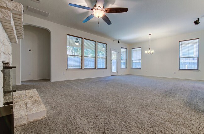 1200 Verna Brooks Way Kyle, TX 78640 photo 4