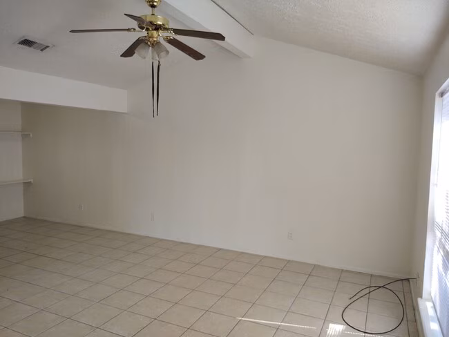 1314 Hazelton St San Marcos, TX 78666 photo 3