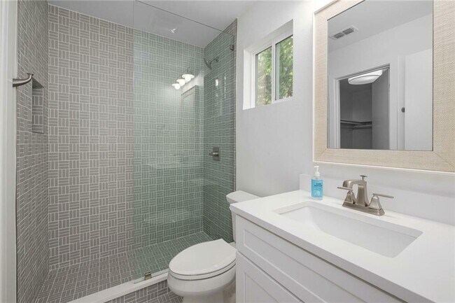 1803 Bouldin Avenue, Austin, TX 78704 photo 5