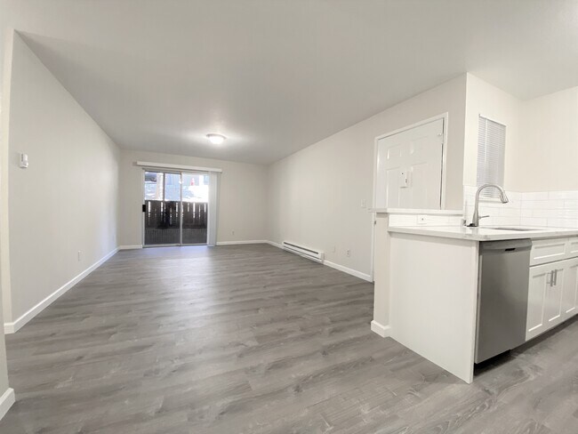 16424 Foothill Blvd San Leandro, CA 94578 photo 4