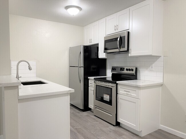 16424 Foothill Blvd San Leandro, CA 94578 photo 2