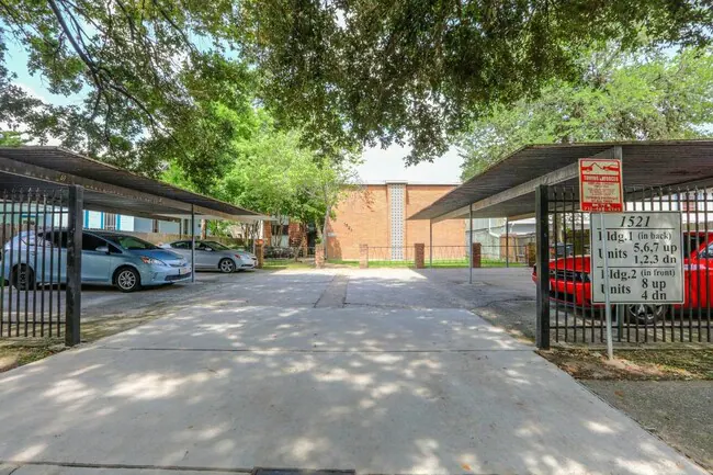 1521 Rutland Street, Houston, TX 77008 photo 3