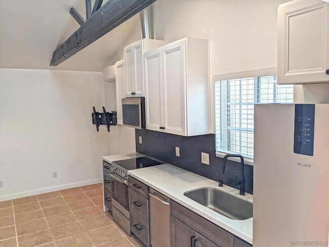 4616 Cherokee Ave San Diego, CA 92116 photo 4