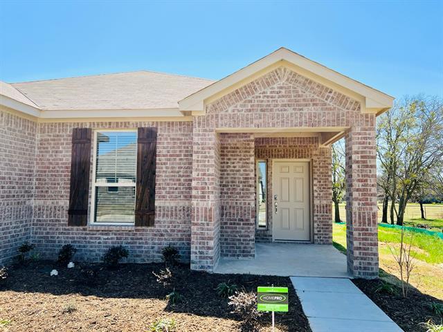 804 Peaceful Brk Dr Fort Worth, TX 76140 photo 3