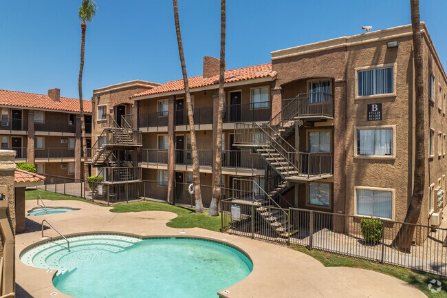 Tamarak Gardens Apartments photo 5