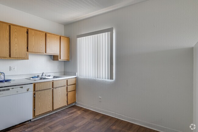 Tamarak Gardens Apartments photo 3