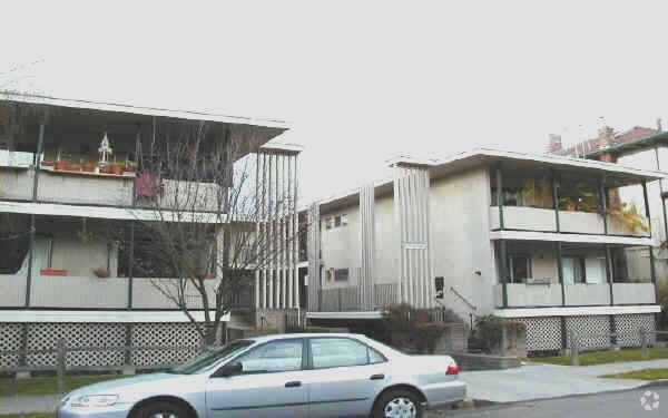 2910 Wheeler Street - 6 photo 2