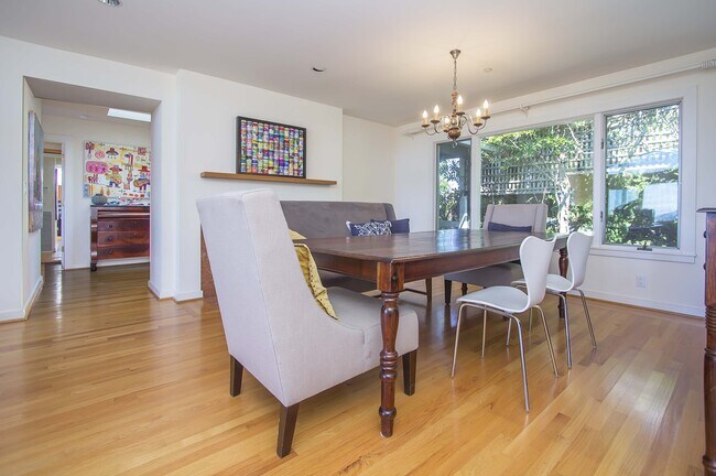 New: Stunning Bay and Bridge Views 3Bed  Office -Bushell Homes photo 3