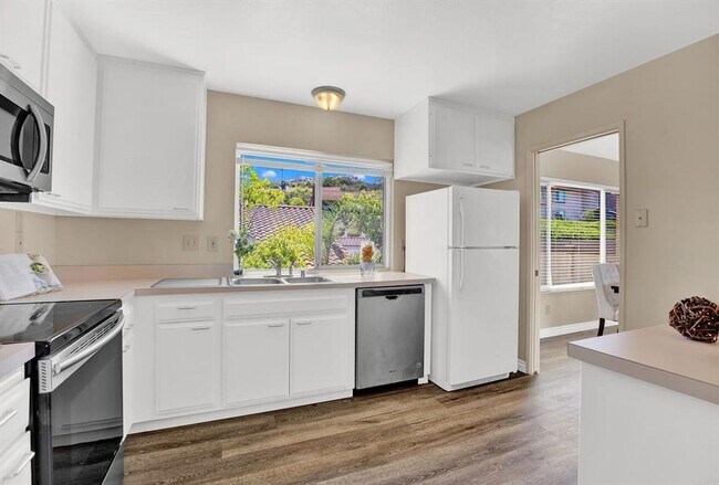 17486 Plaza Dolores, San Diego, CA 92128 photo 5