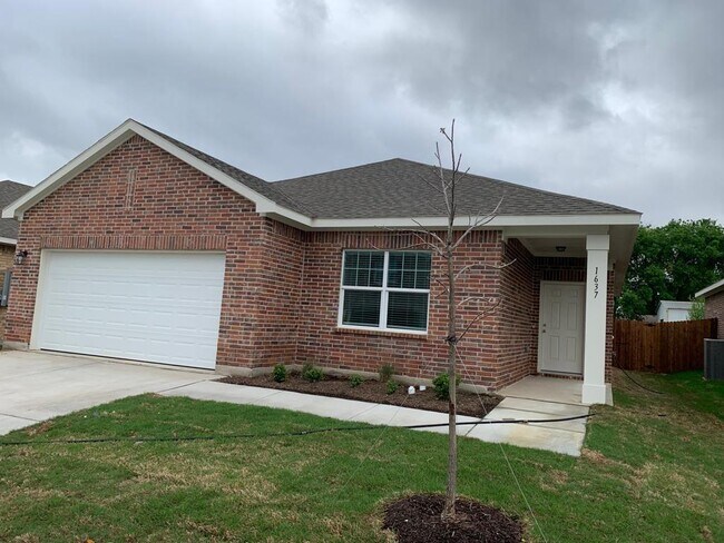 1637 Shadow Hawk Drive, Haslet, TX 76052 photo 3