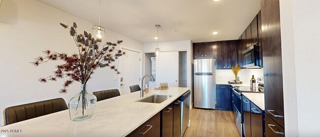 6025 W Thomas Rd Phoenix, AZ 85033 photo 4