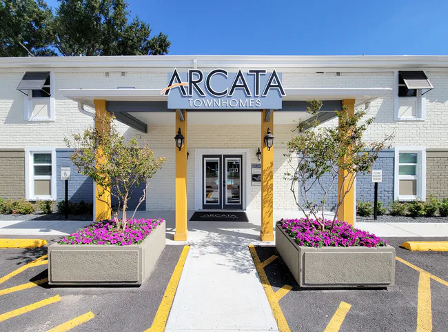 Arcata Townhomes photo 3