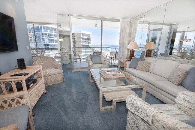 1810 Avenida Del Mundo Coronado, CA 92118 photo 2