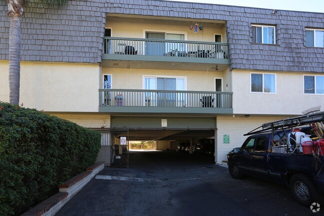 131 Grandview Street #2-1/2 photo 4