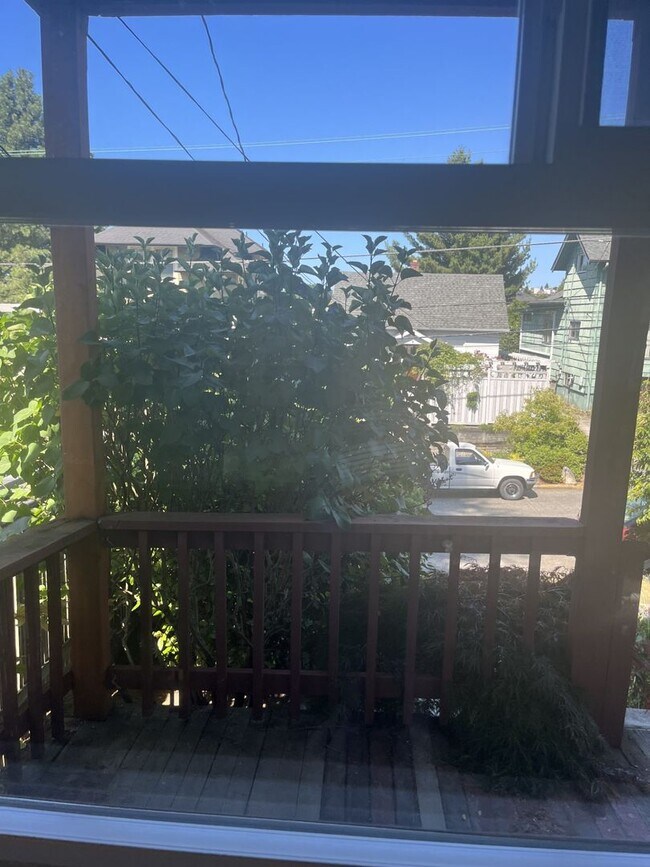 4114 Interlake Ave N Seattle, WA 98103 photo 3