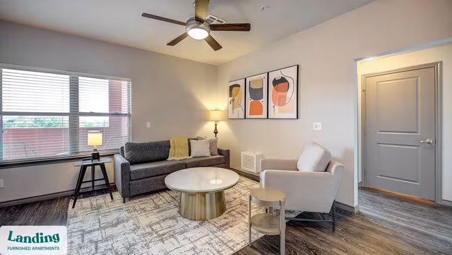 650 S Main St Fort Worth, TX 76104 photo 2