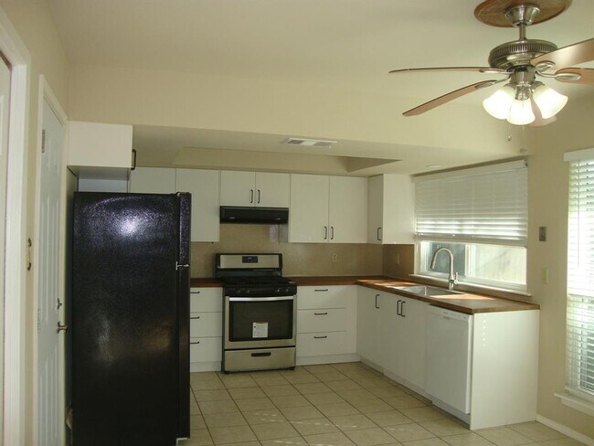 11505 Barrington Way Austin, TX 78759 photo 4