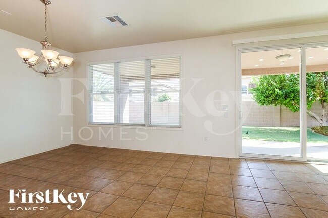 17173 W Post Dr Surprise, AZ 85388 photo 4