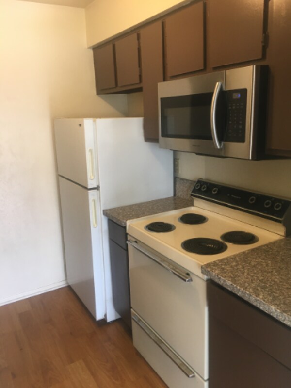 2427 W Prairie St Denton, TX 76201 photo 3