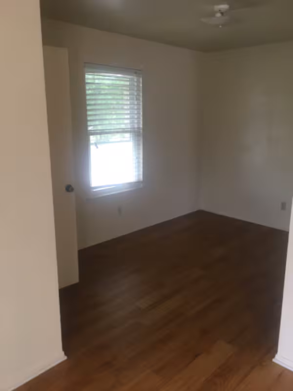 2427 W Prairie St Denton, TX 76201 photo 5