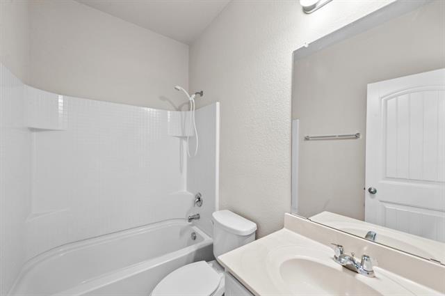 4244 Leeds Drive, Crowley, TX 76036 photo 4