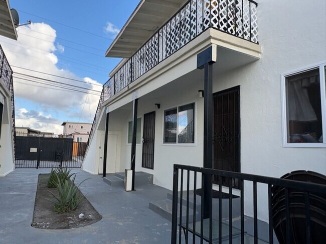 2545 Fairmount Ave San Diego, CA 92105 photo 2